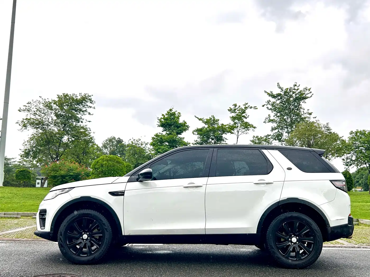 Land Rover Discovery Sport 2018 240PS SE Edition фото 5