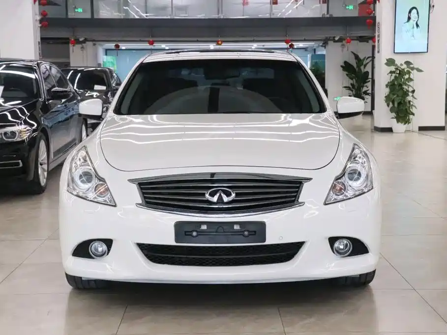 Infiniti G Series 2011 2010 Model G25 Sedan Luxury Sport Edition