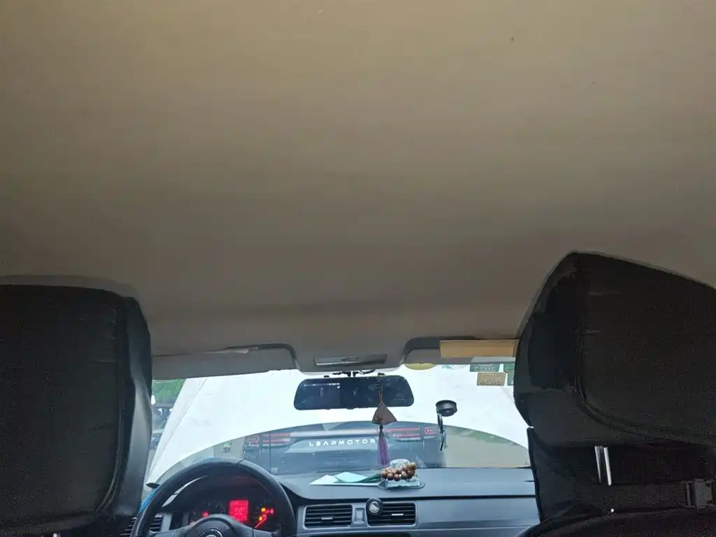 Volkswagen Santana 2015 1.4L Manual Trend Edition фото 9