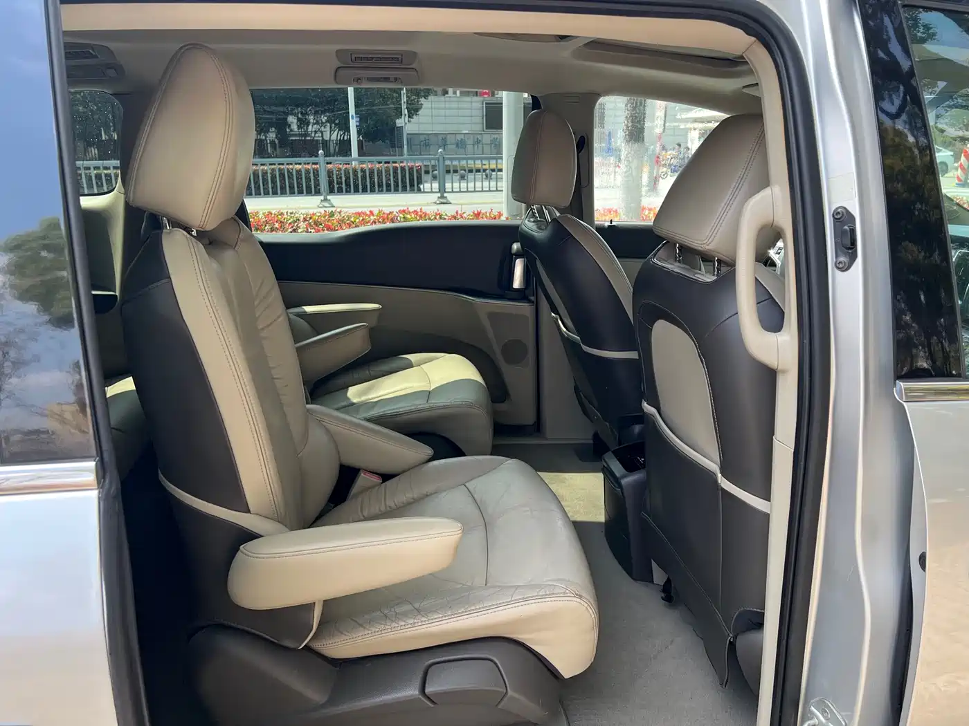 Buick GL8 2011 3.0L GT Luxury Business Elegance Edition фото 17
