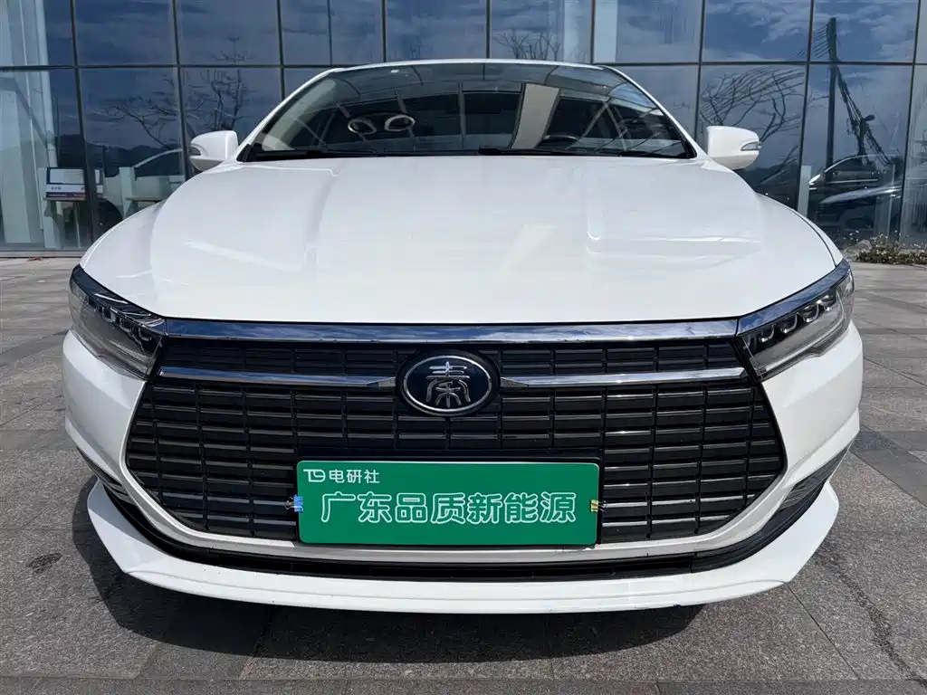 BYD Qin New Energy 2019 Long Range Luxury Edition