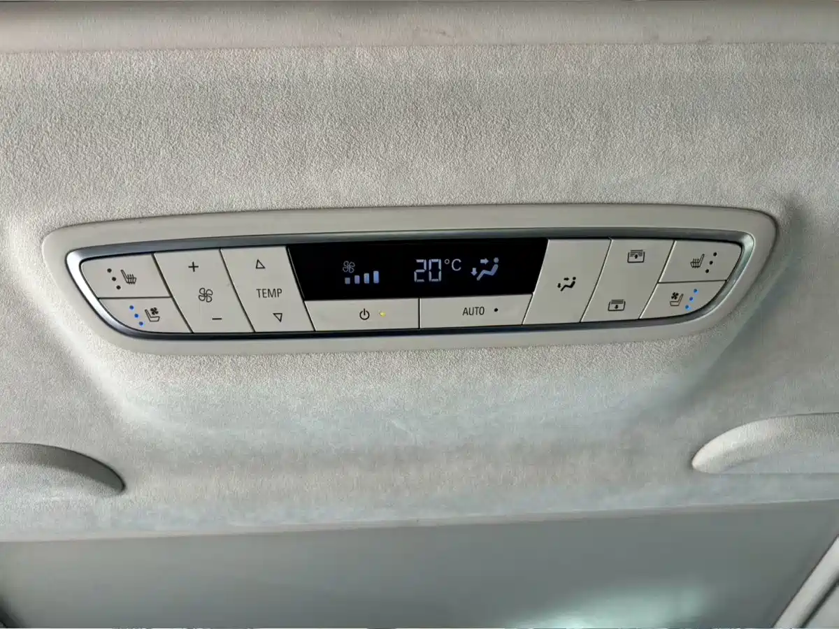 Photo 4 - Buick GL8