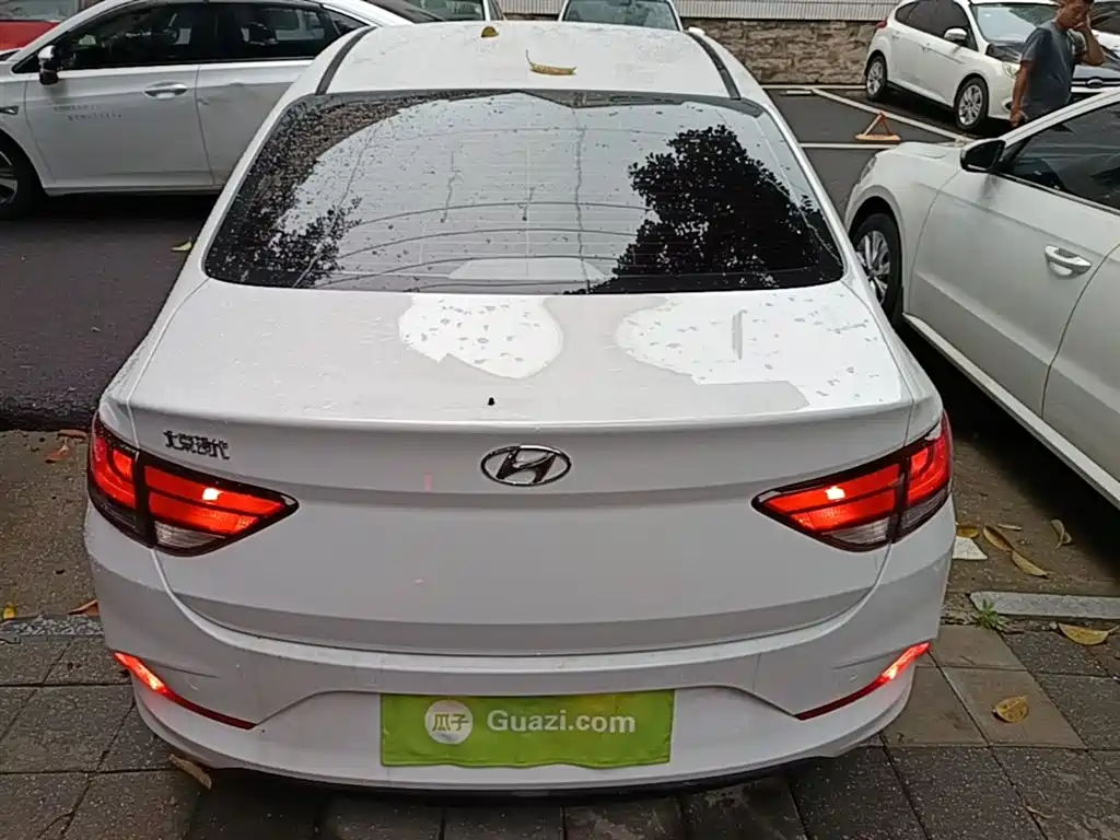 Hyundai Elantra 2018 1.6L Automatic Pleasing Edition GL China VI фото 6