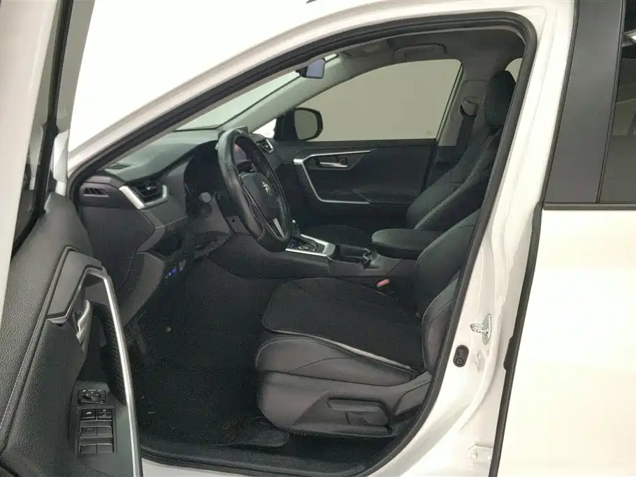 Toyota Wildlander 2022 2.0L CVT 2WD Urban Edition фото 9