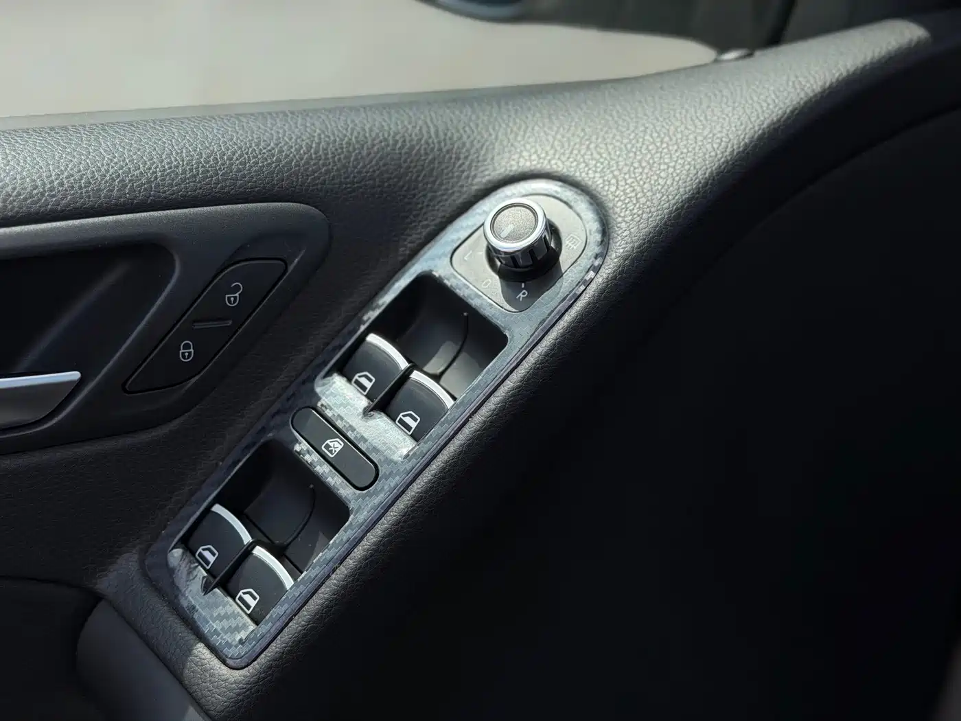 Volkswagen Golf (Import) 2011 2.0TSI R фото 17