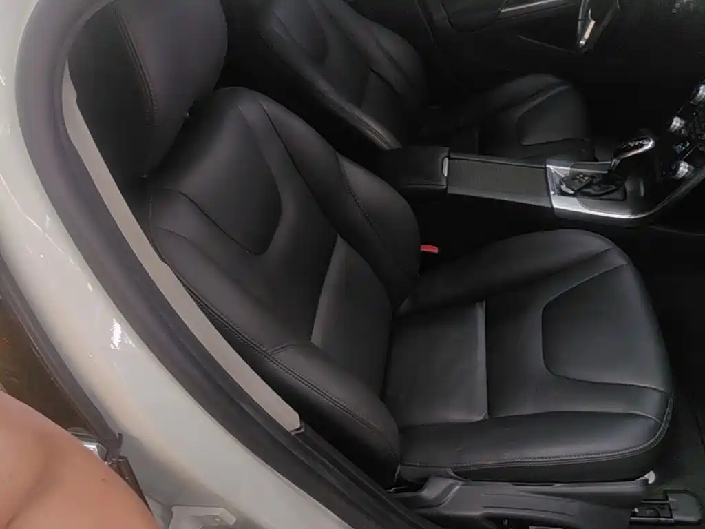 Volvo V60 2015 2015 T5 Momentum