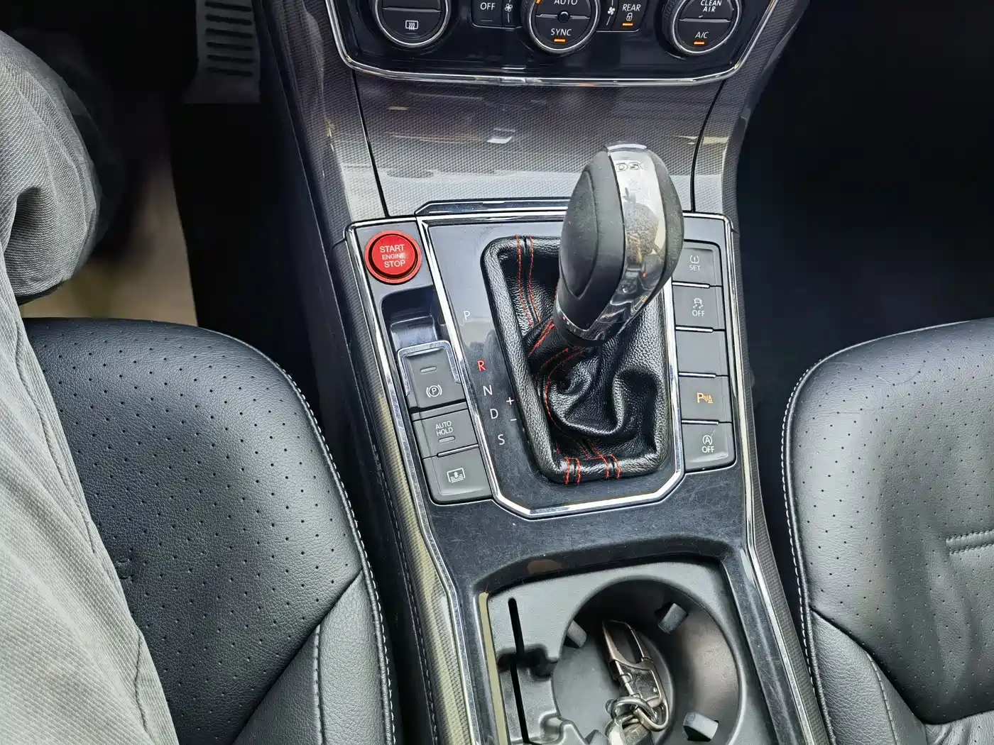 Volkswagen Passat 2017 330TSI DSG Luxury фото 13