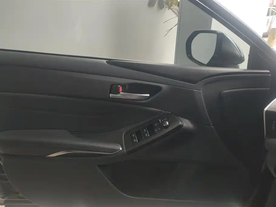 Toyota Avalon 2023 2.5L Luxury Edition фото 7