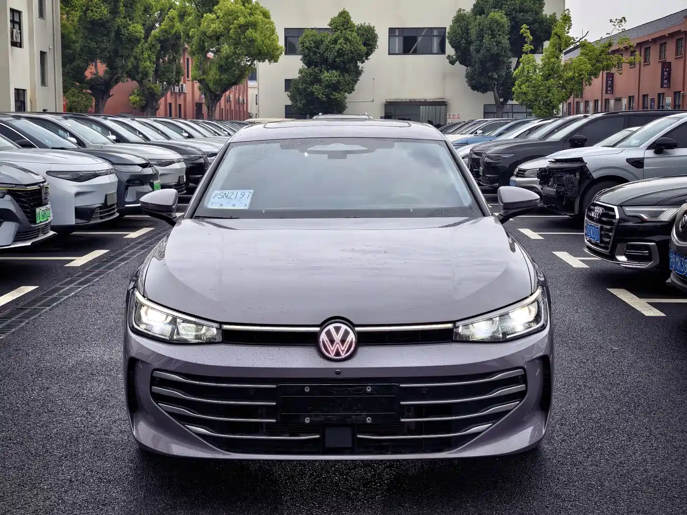 Volkswagen Passat 2025 Model Pro 380TSI Starlight Dragon Premium Edition фото 3