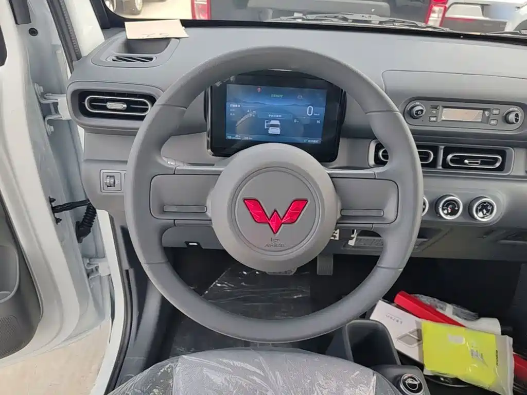 Wuling Motors Wuling Zhiguang NEV 2026 2025 Model 305km Base Version