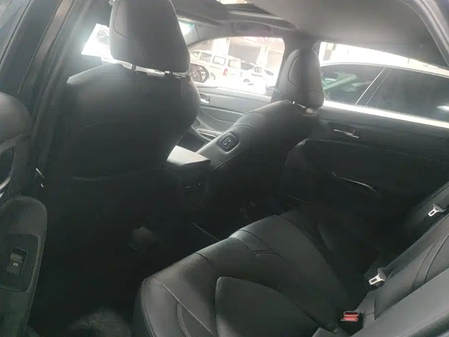 Toyota Avalon 2023 2.5L Luxury Edition фото 11