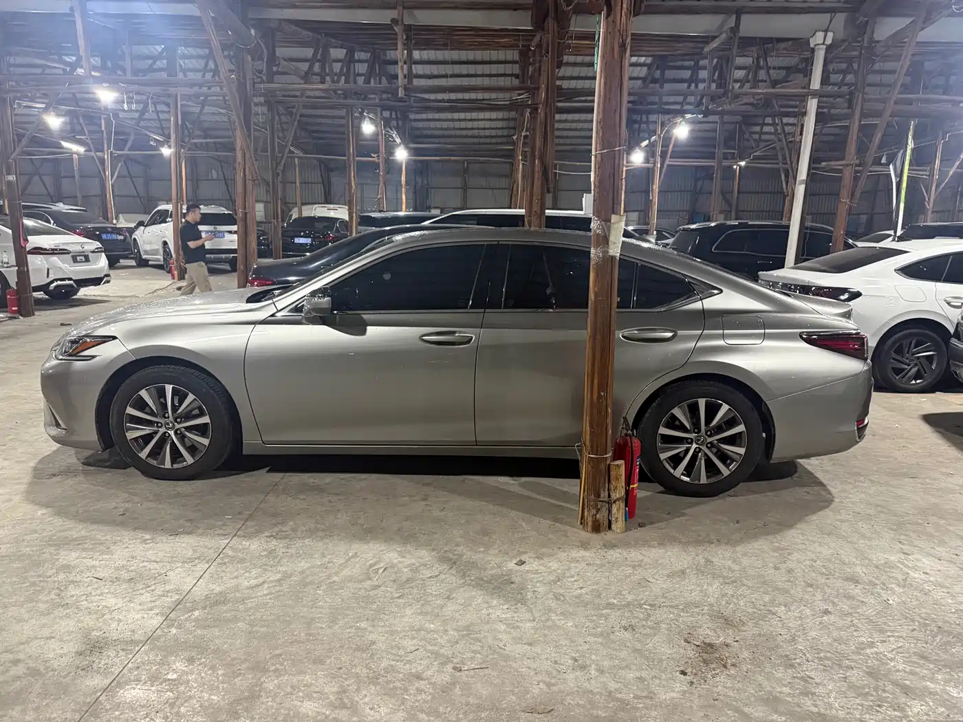Lexus ES 2018 200 Excellence Edition China V фото 5