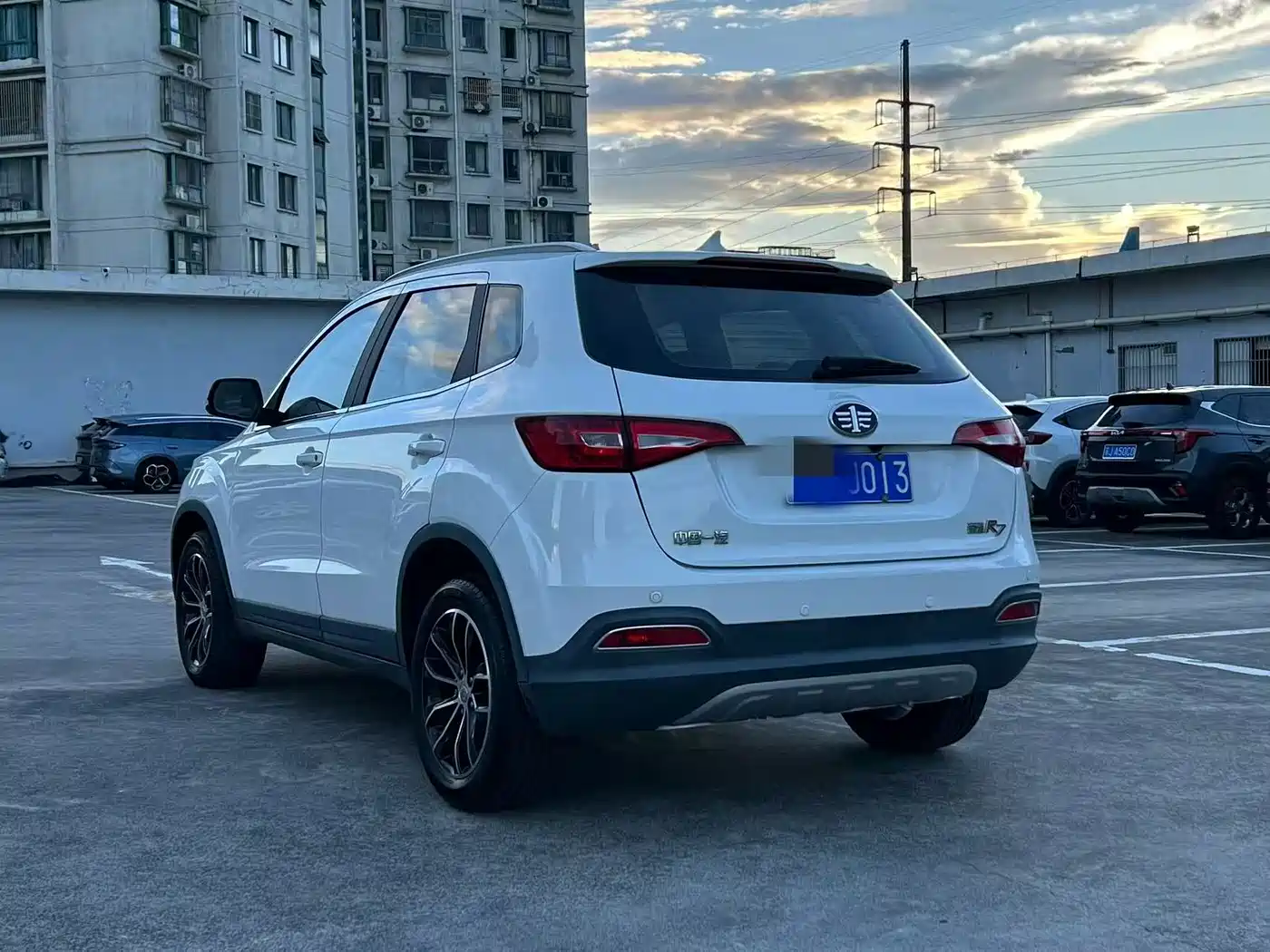 FAW Senya R7 2016 2016 1.6L Manual Luxury