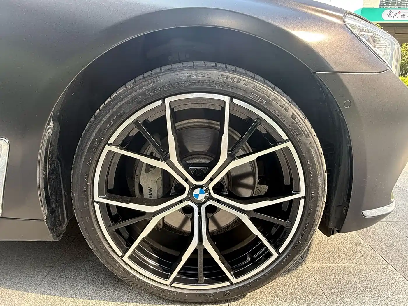 BMW 7 Series 2018 740Li xDrive Luxury M Sport Package Black Flame Edition фото 18
