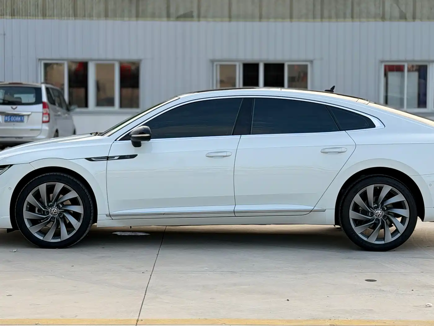 Volkswagen FAW-Volkswagen CC 2024 380TSI Eye-catching Public Sharing Edition фото 4
