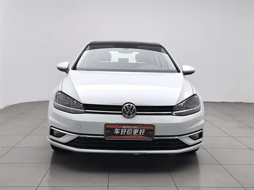 Volkswagen Golf 2020 Beloved Edition 280TSI DSG Luxury фото 3