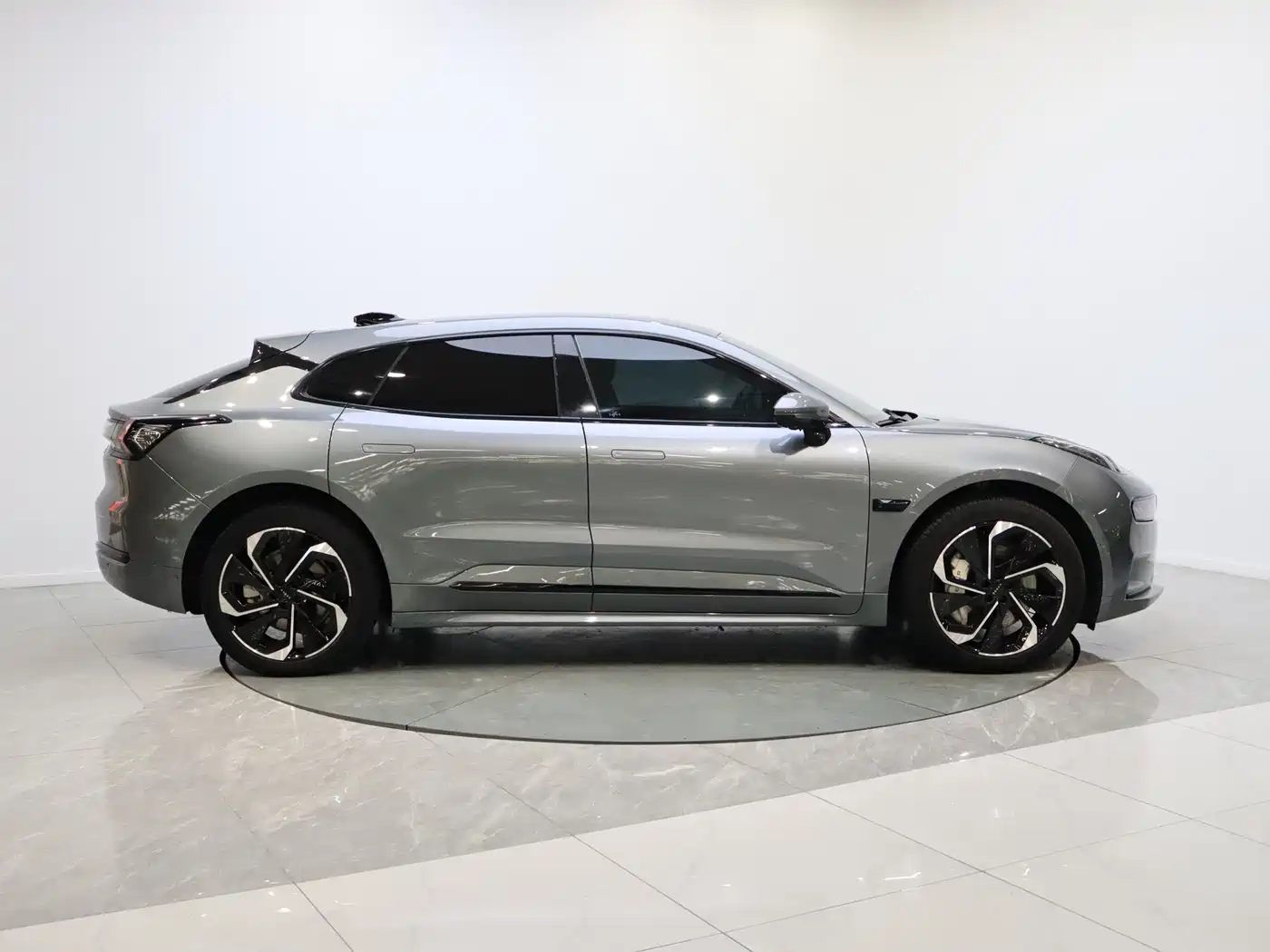 ZEEKR EXTREME KRYPTON 001