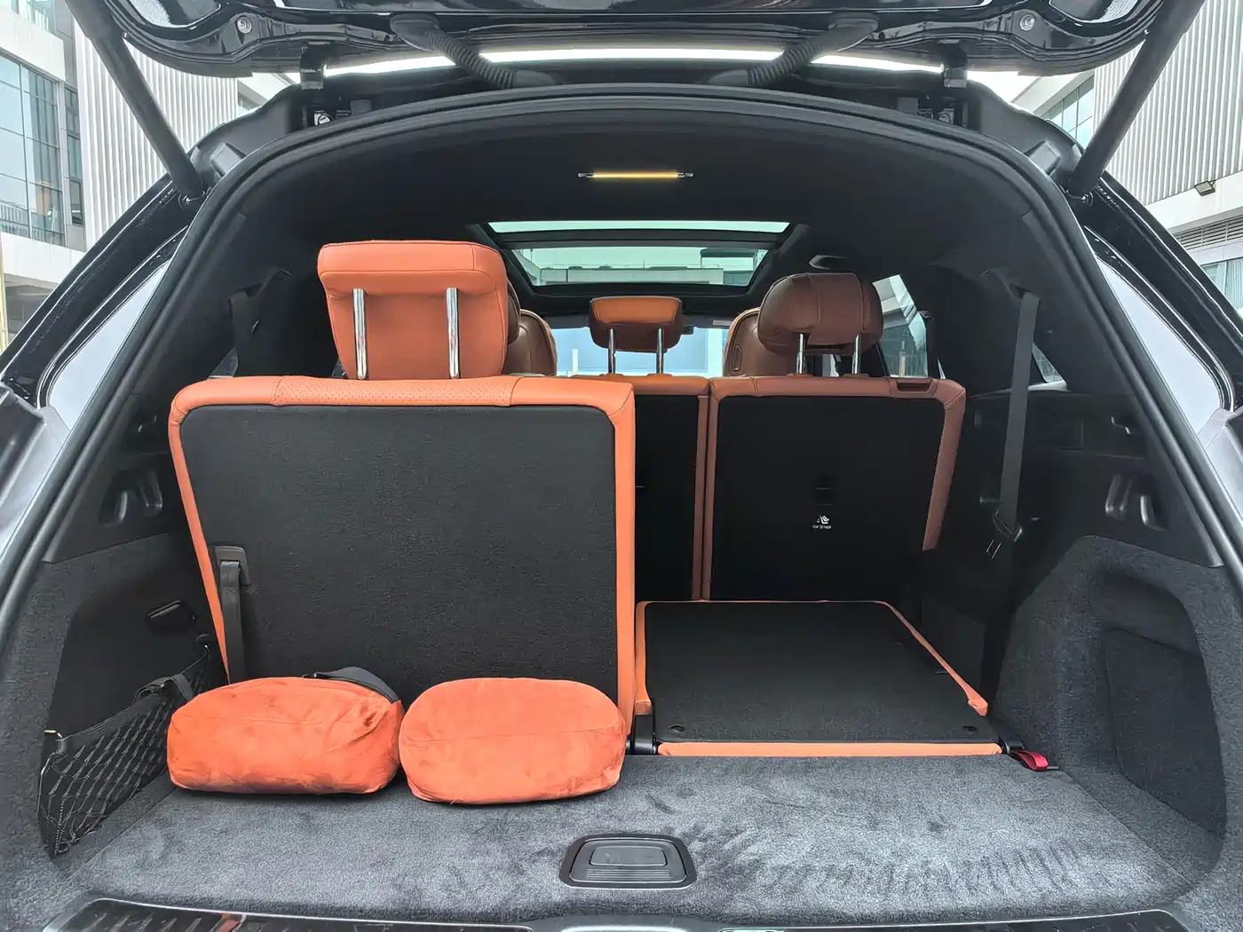Mercedes-Benz GLC 2023 GLC 260 L 4MATIC Luxury 7-Seater фото 17
