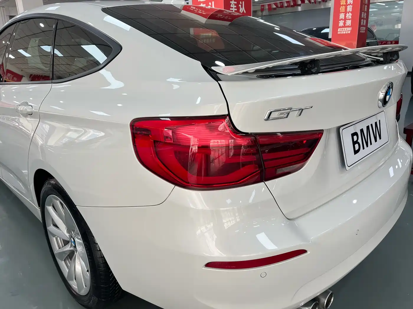 BMW 3 Series GT 2019 320i Fashion Model фото 6