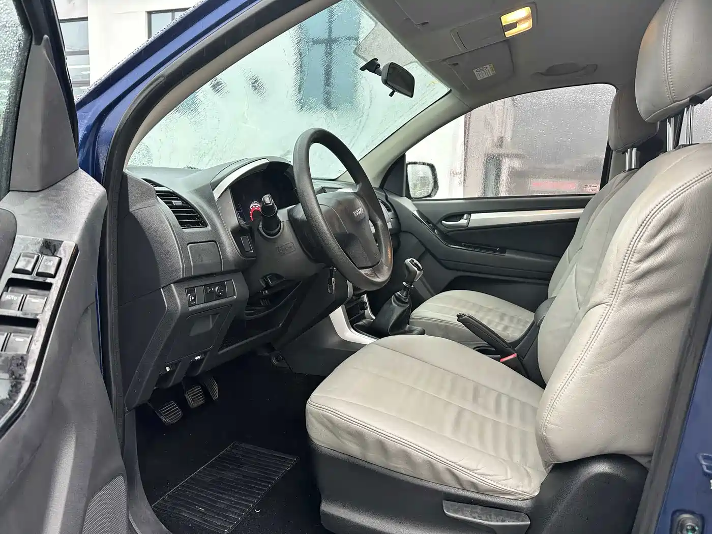 Isuzu Lingtuo 2019 2018 2.5T 2WD Base Model JE4D25Q5A