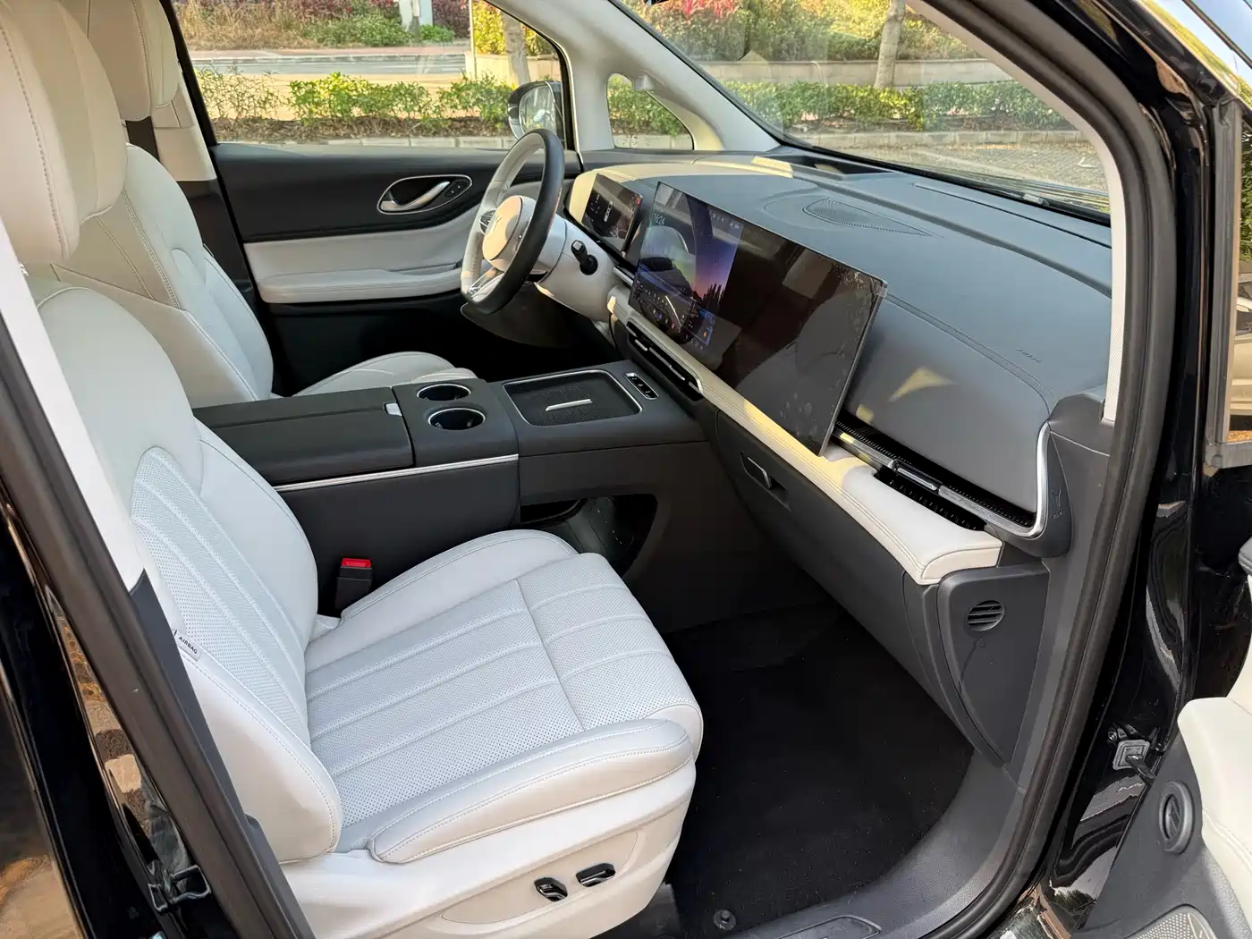 Voyah Auto Voyah Dreamer 2025 PHEV 4WD Kunpeng Premium Edition фото 7