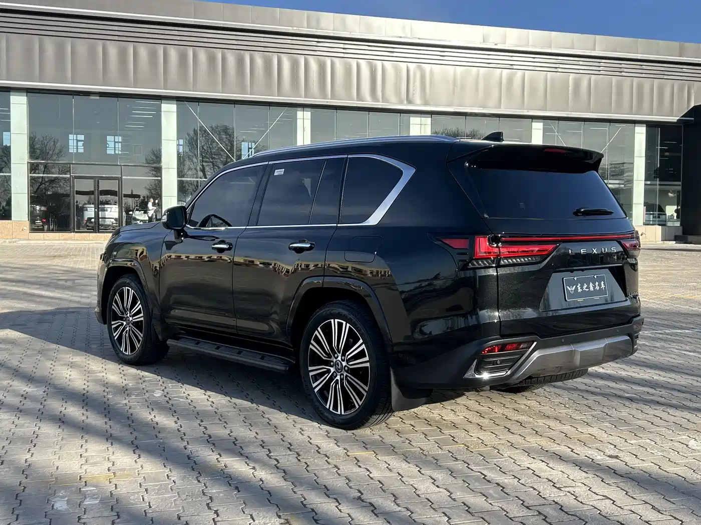 Lexus LX 2025 700h Boundary Edition фото 5