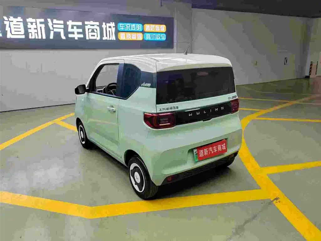 WULING AUTOMOBILE HONGGUANG MINIEV