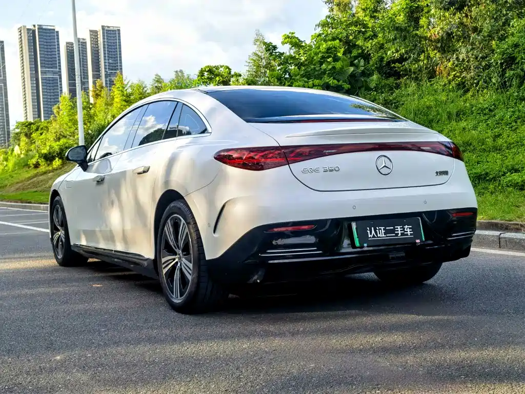 Фото 5 - Mercedes-Benz EQE