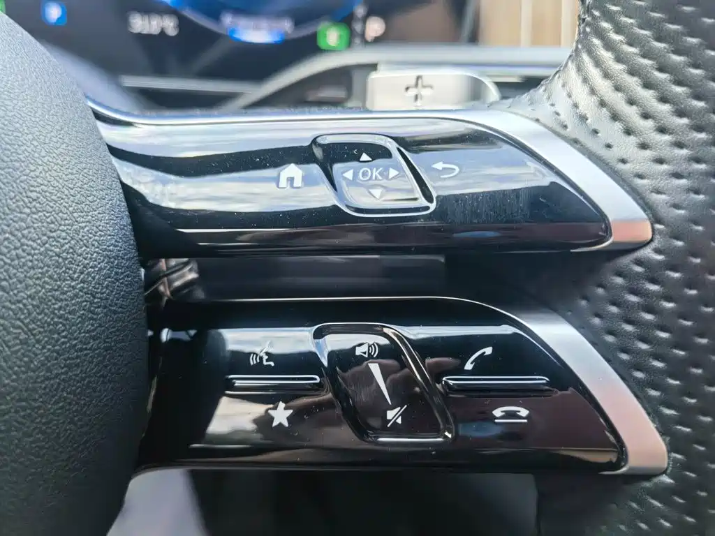 Фото 36 - Mercedes-Benz EQE