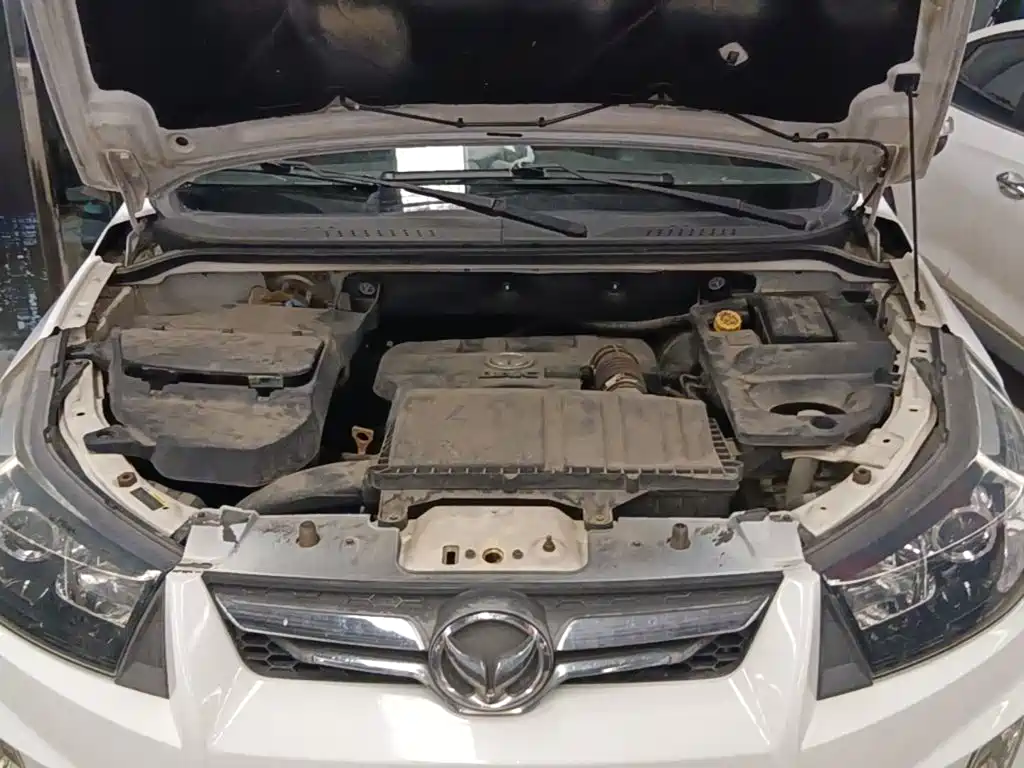 BAIC Huansu S3 2015 2014 1.5L Luxury (China IV)