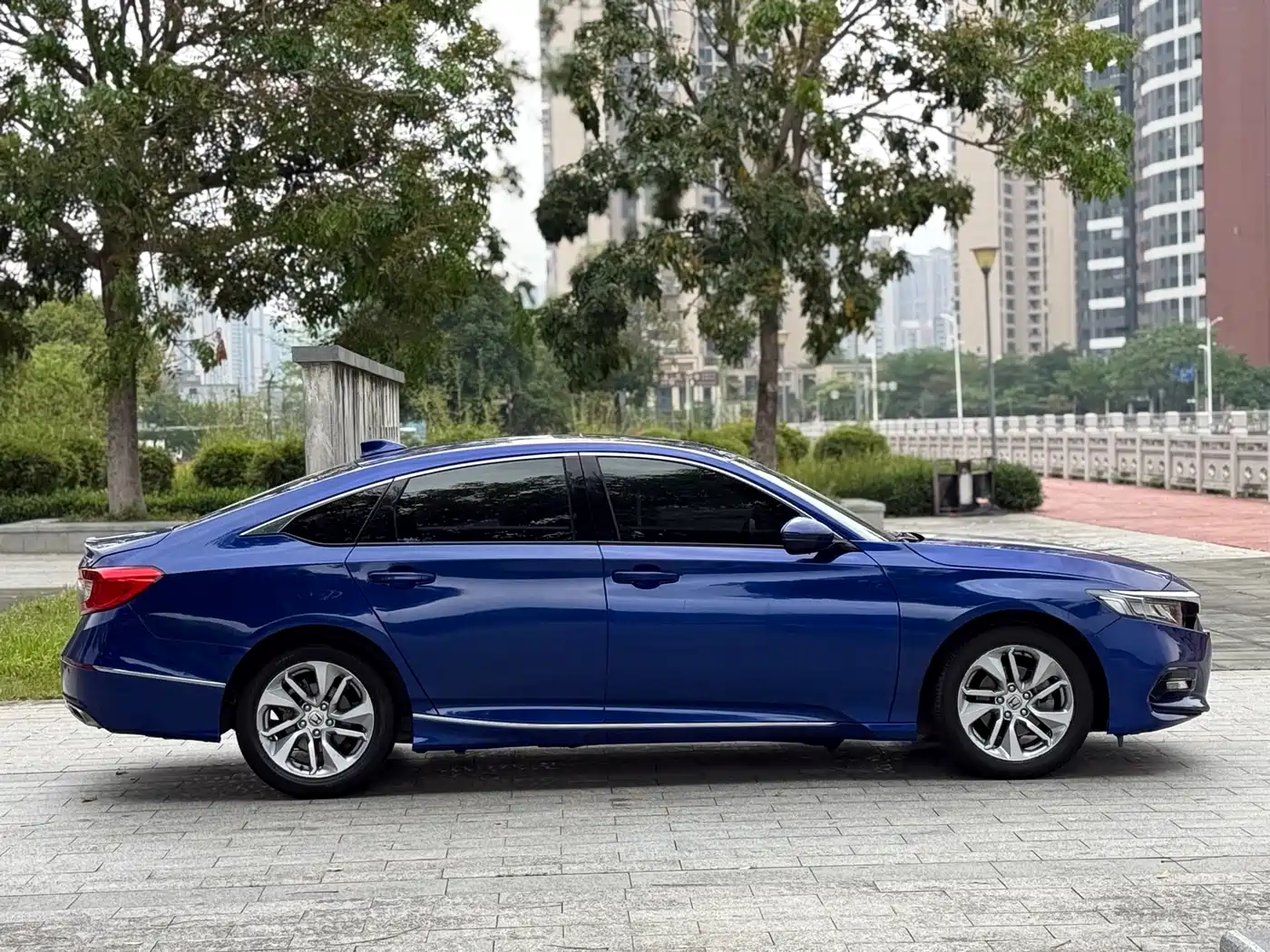Фото 13 - Honda Accord