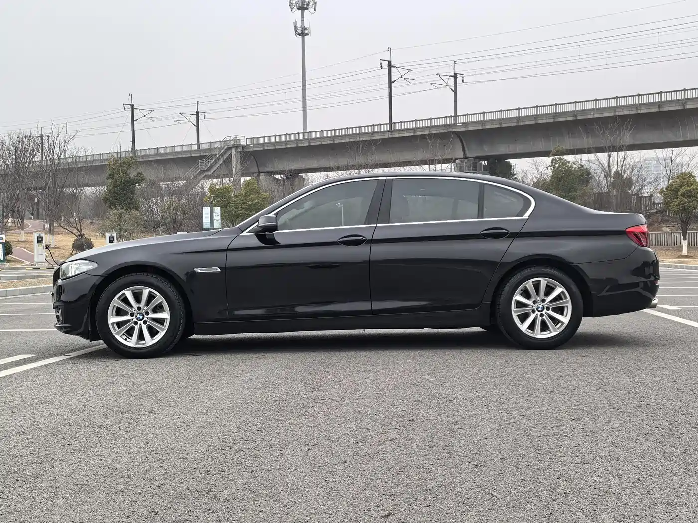 BMW 5 Series 2017 520Li Classic Edition фото 6
