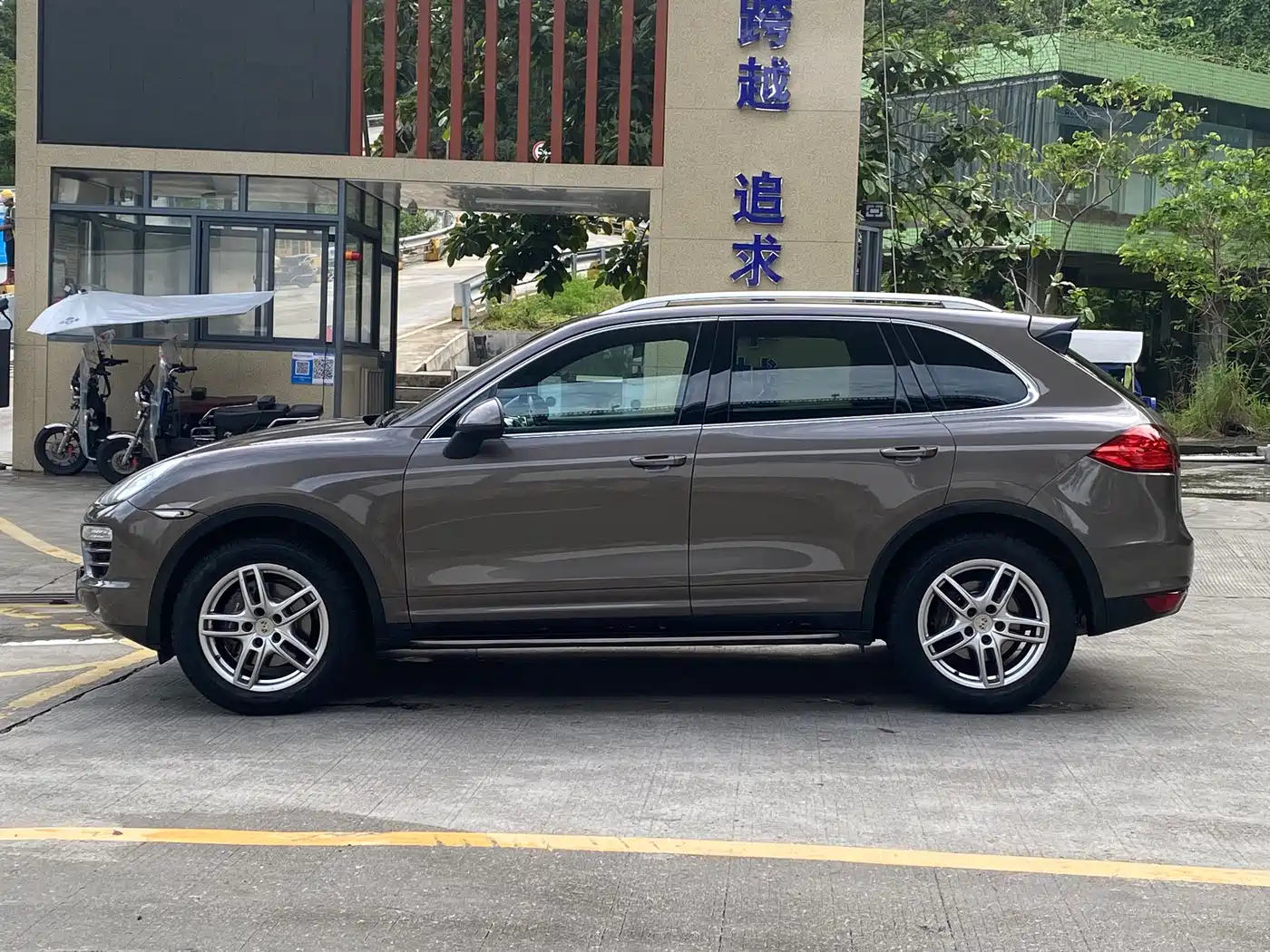 Porsche Cayenne 2011 Cayenne 3.0T фото 3