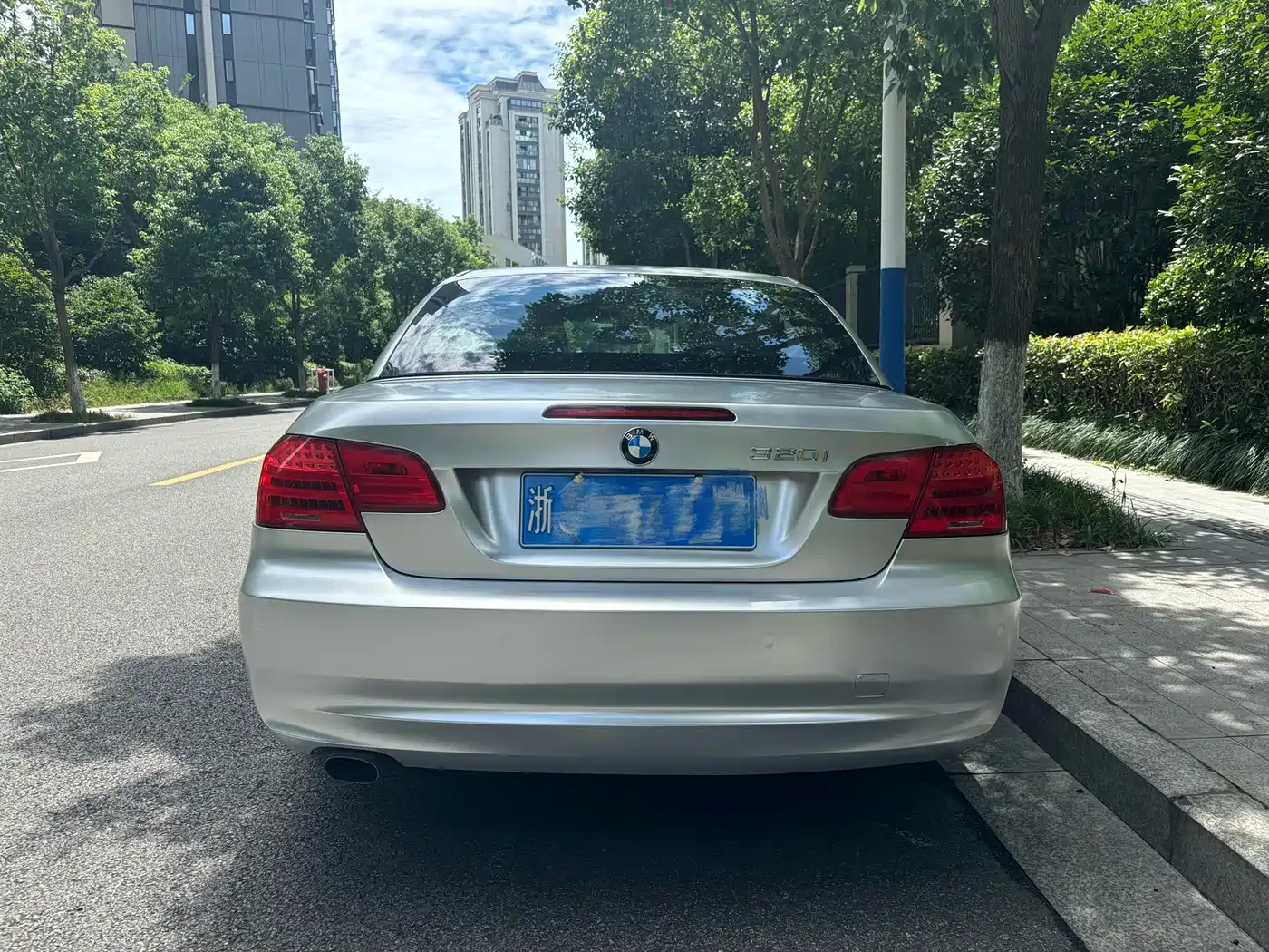 BMW 3 Series (Import) 2013 2011 320i Convertible