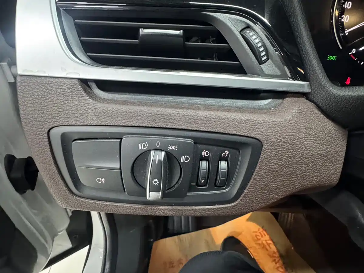 BMW X1 2022 sDrive20Li Fashion фото 15