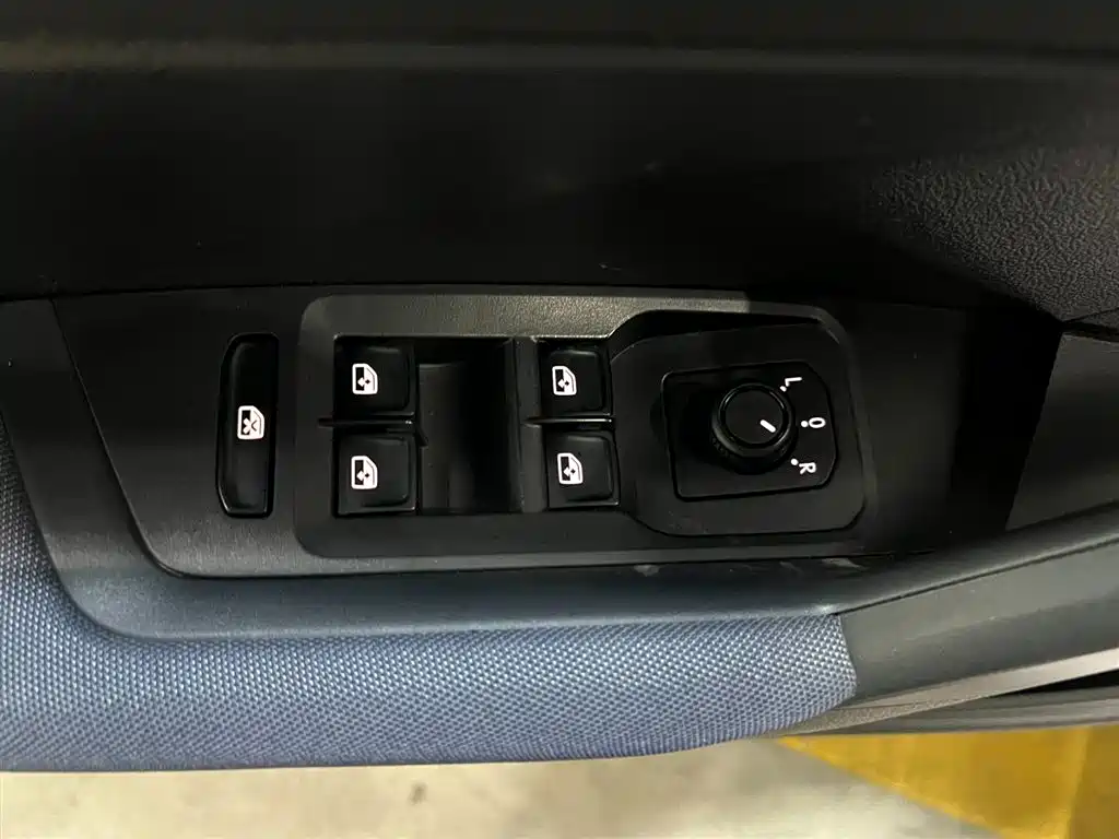 Volkswagen Lavida 2023 1.5L Auto Delight Edition фото 9