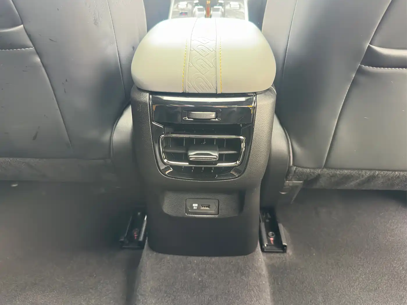 GAC Trumpchi Trumpchi Emkoo 2023 270T DCT J15 Edition фото 17