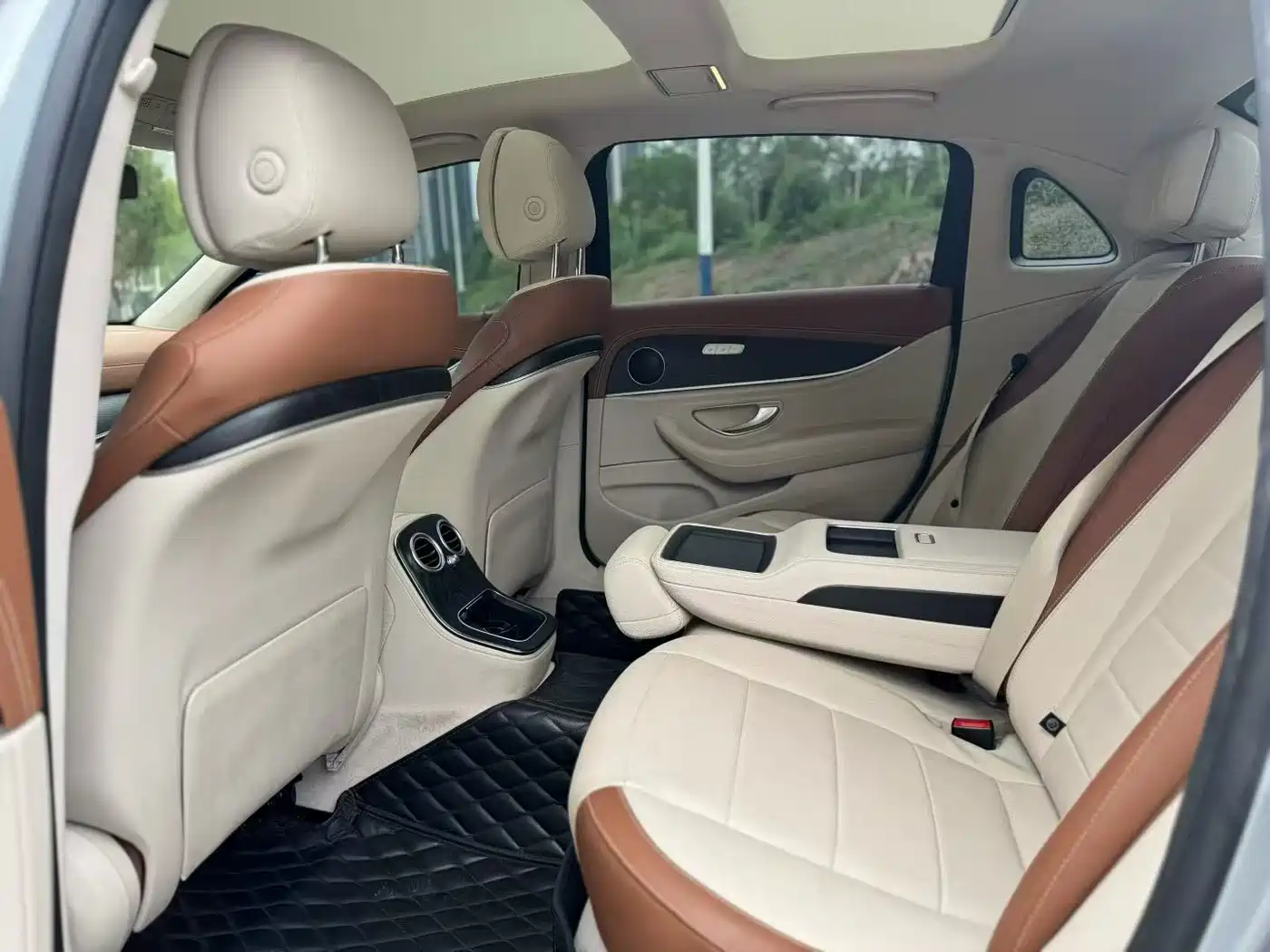 Mercedes-Benz E-Class 2021 E 300 L Sport Fashion фото 6