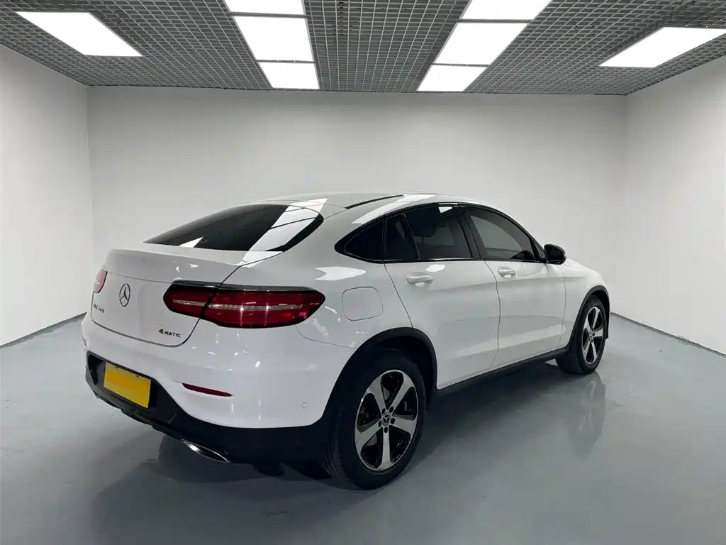 Mercedes-Benz GLC Coupe 2017 GLC 200 4MATIC Coupe SUV фото 6