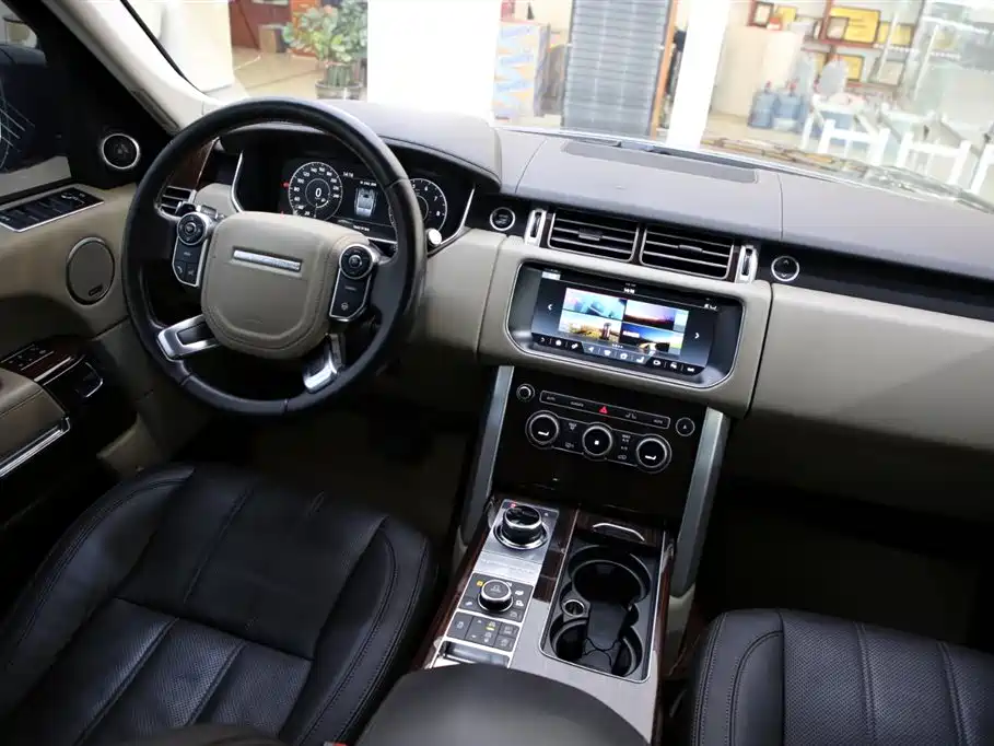 Land Rover Range Rover 2017 3.0 SC V6 Vogue фото 9