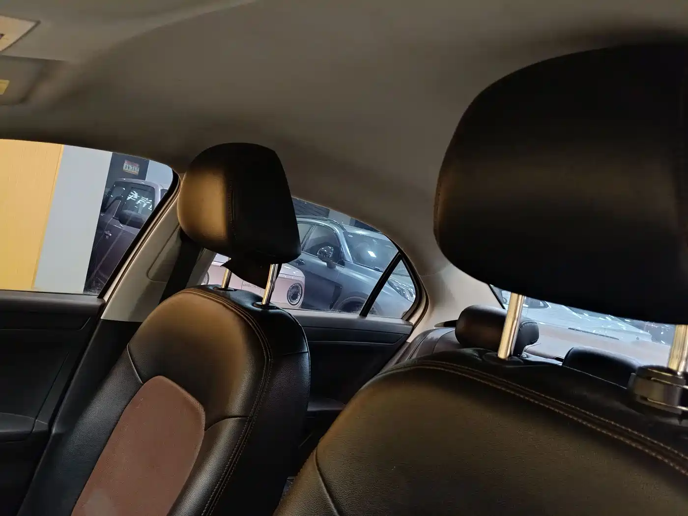 صورة 13 - Volkswagen Jetta