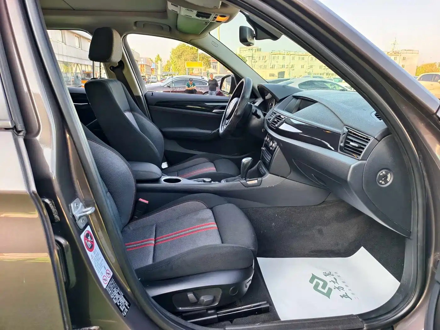 BMW X1 2013 sDrive18i Sport Design Package фото 16