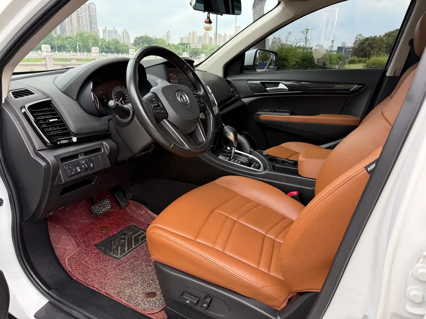 Dongfeng Fengdu MX5 2017 2016 2.0L Automatic Flagship Edition