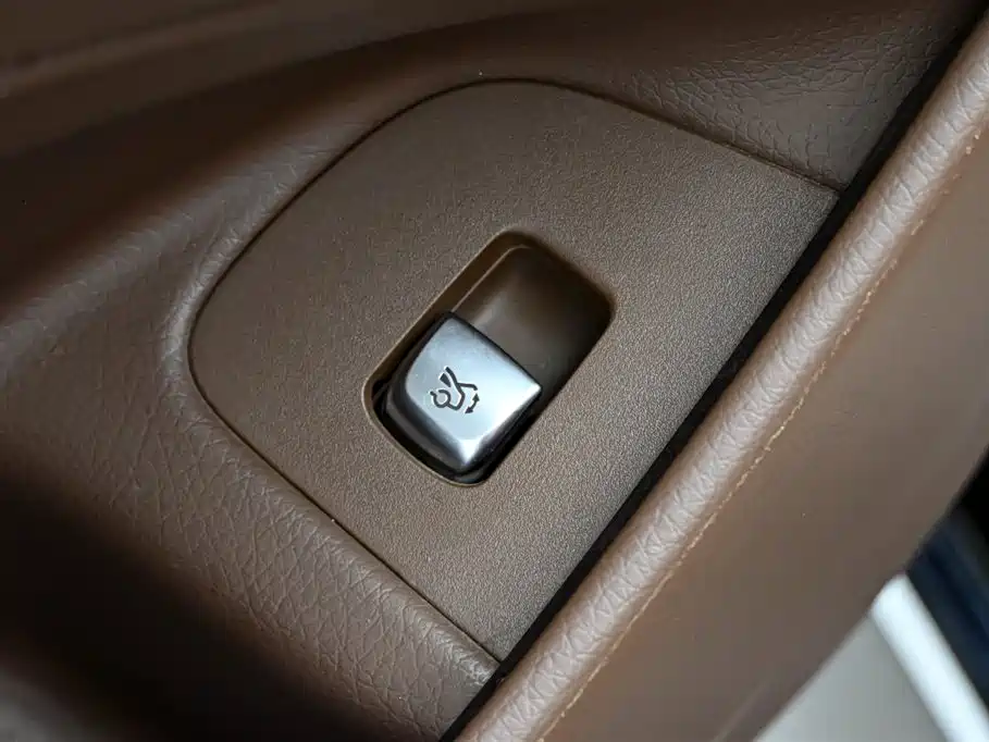 Mercedes-Benz E-Class 2023 Facelift E 300 L Luxury фото 25