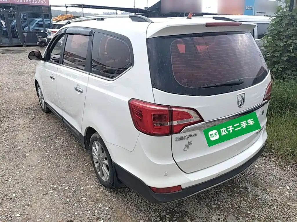 Baojun 730 2017 2016 1.5L Manual Comfort 7-seater China V