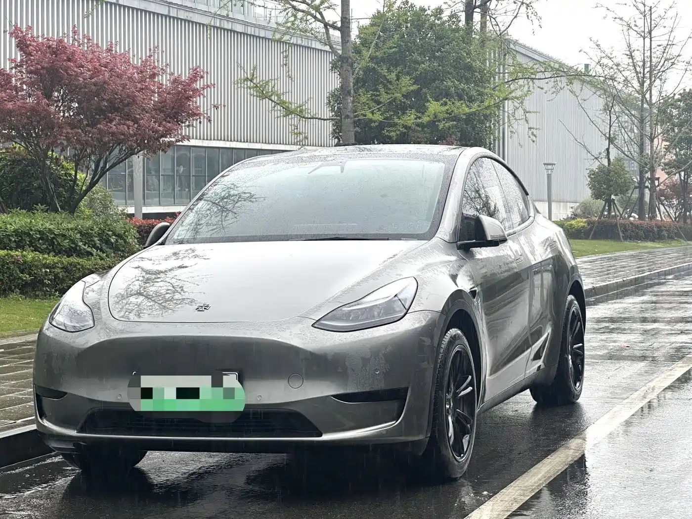 TESLA MODEL Y