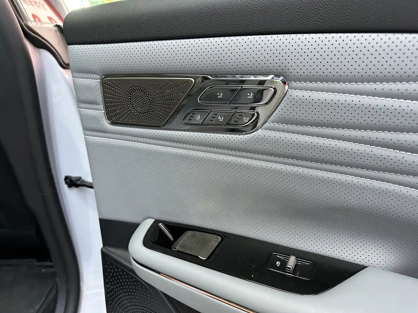Geely Galaxy Galaxy E8 2025 700km Long Voyage Smart Drive Edition фото 12
