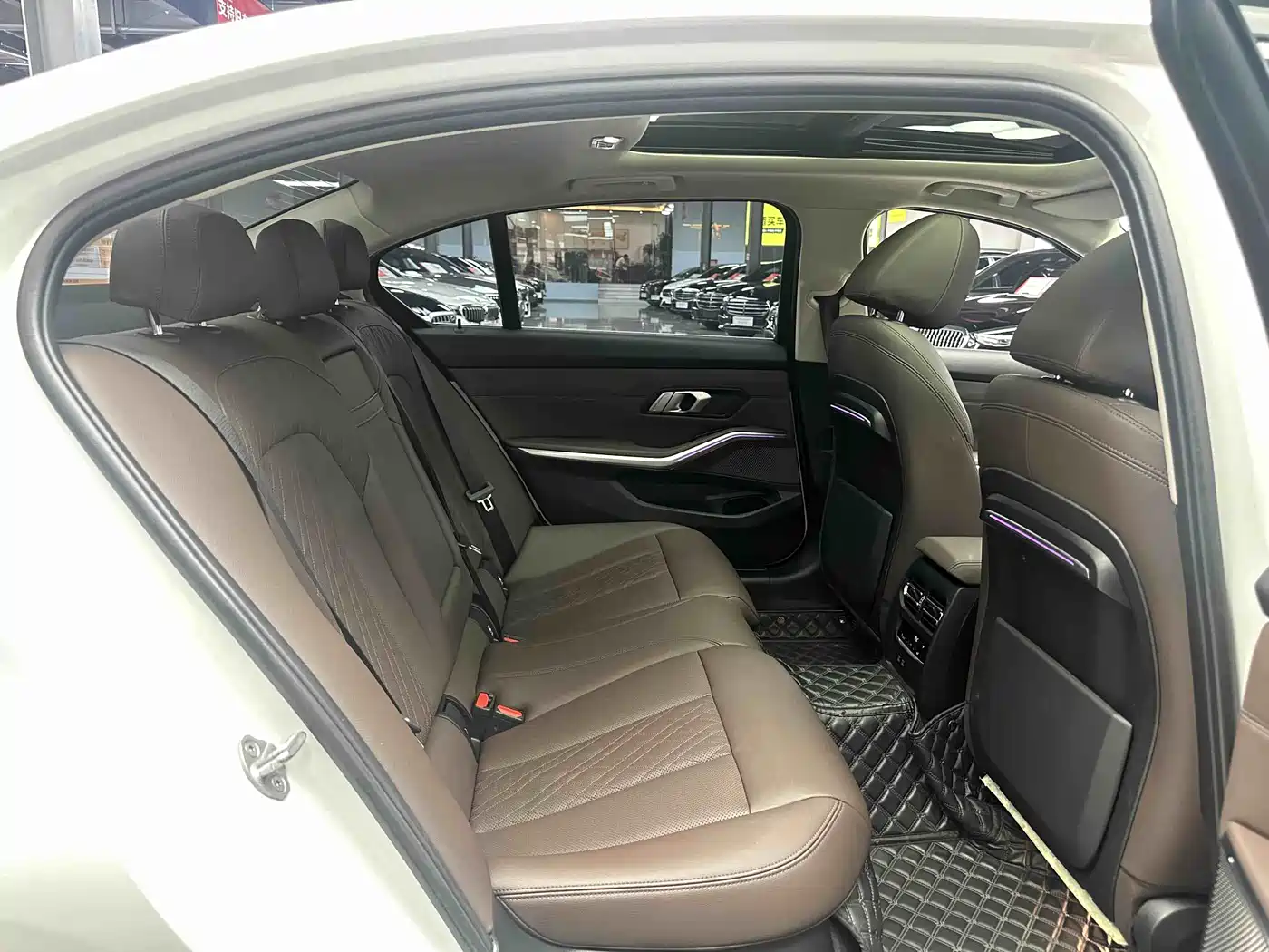BMW 3 Series 2022 325Li M Sport Package фото 6