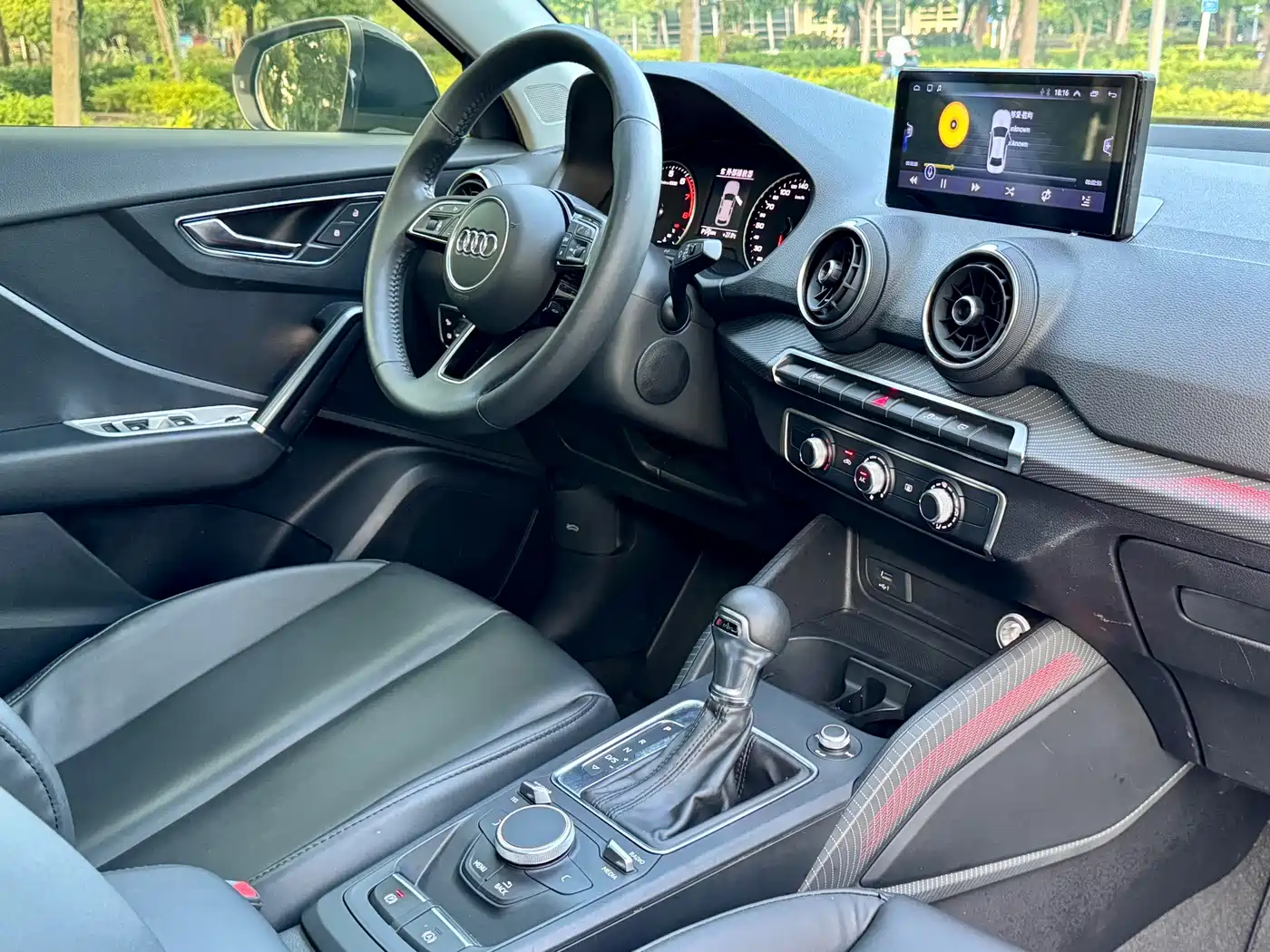 Audi Q2L 2018 35 TFSI Launch Exclusive Edition China VI фото 6
