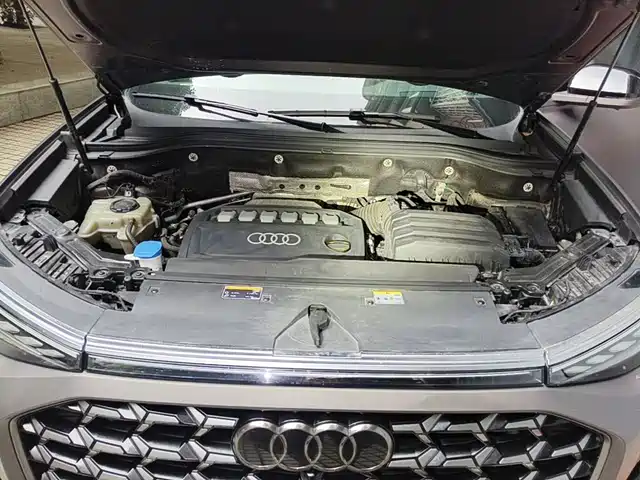Audi Q6 2023 50 TFSI quattro Soaring Edition One — фото 3